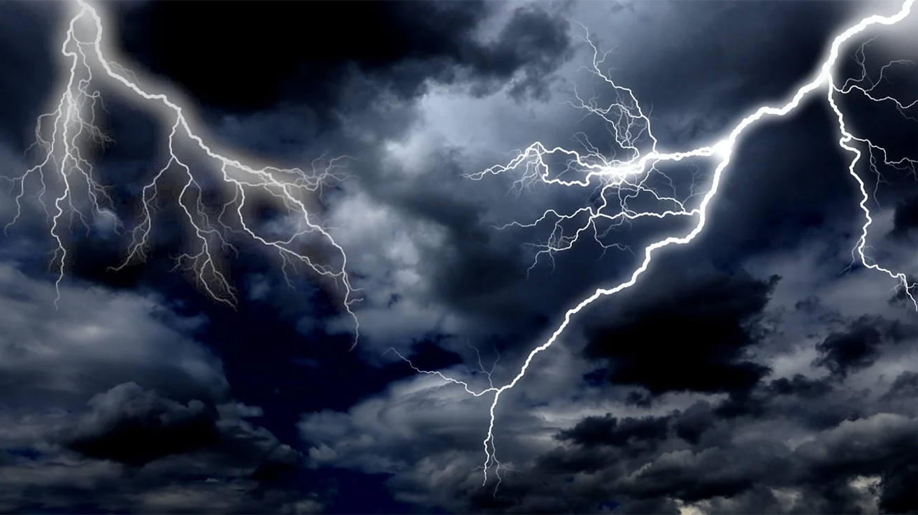 Tragic Lightning Strikes Claim Lives of Three Minors in Hazaribag, Jharkhand
