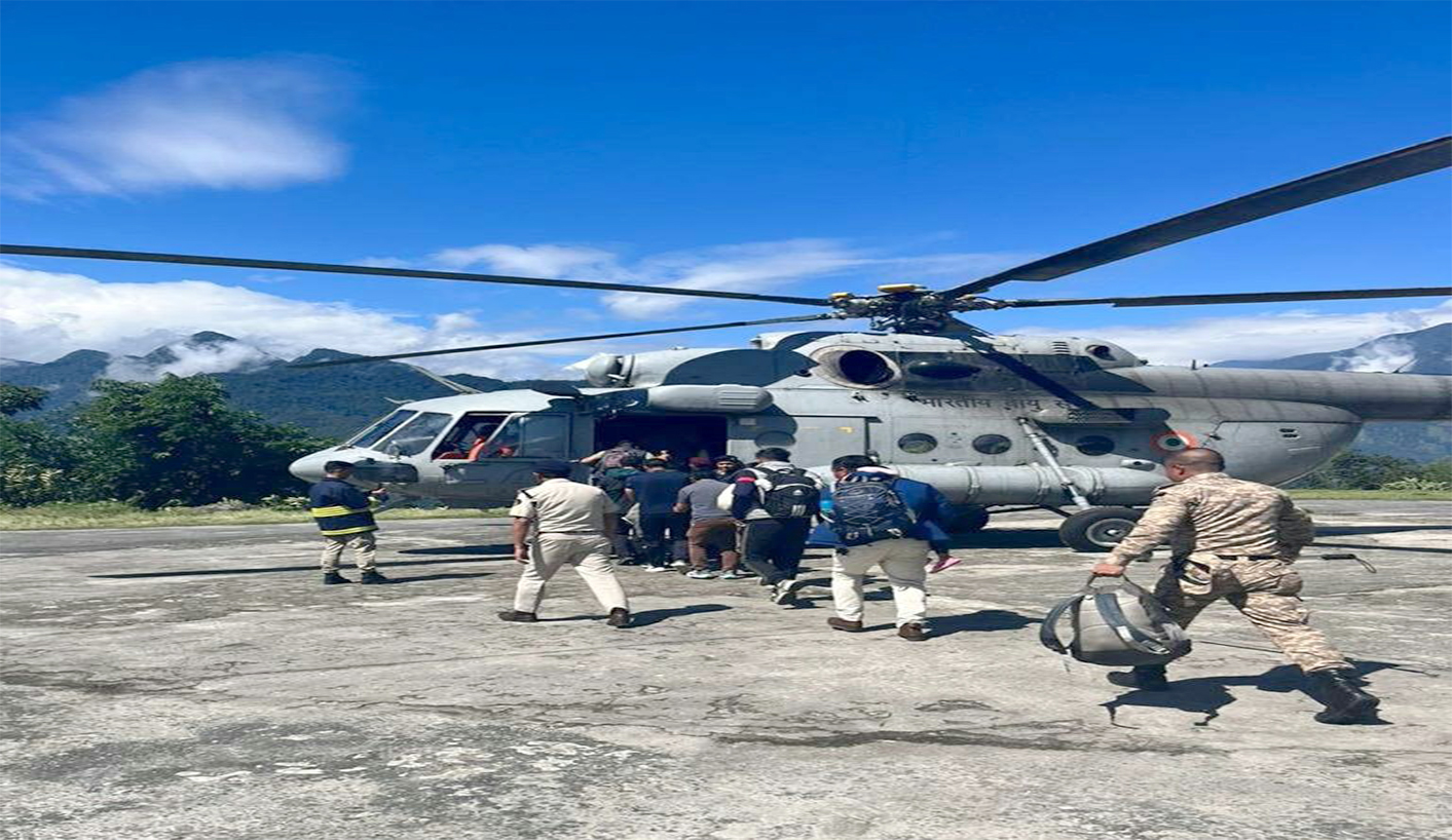 Indian Air Force Airlifts 461 Tourists Stranded in North Sikkim
