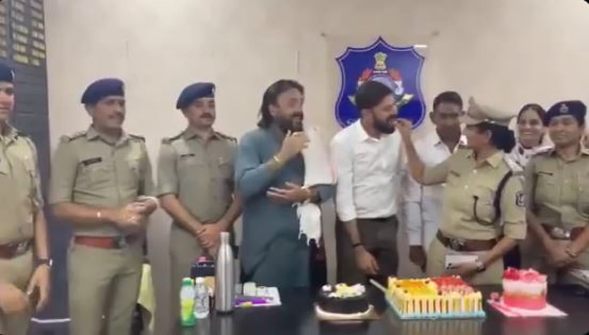 Gujarat: BJP Leader's Police Station Birthday Sparks Congress Criticism